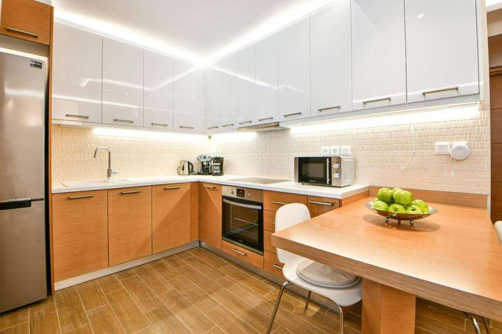 Apartament Modern Hospitality, With Private Garden, Ateny Zewnętrze zdjęcie